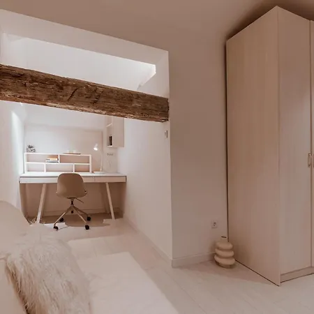 Cave By Casa Familia アパート ノヴィ・サド